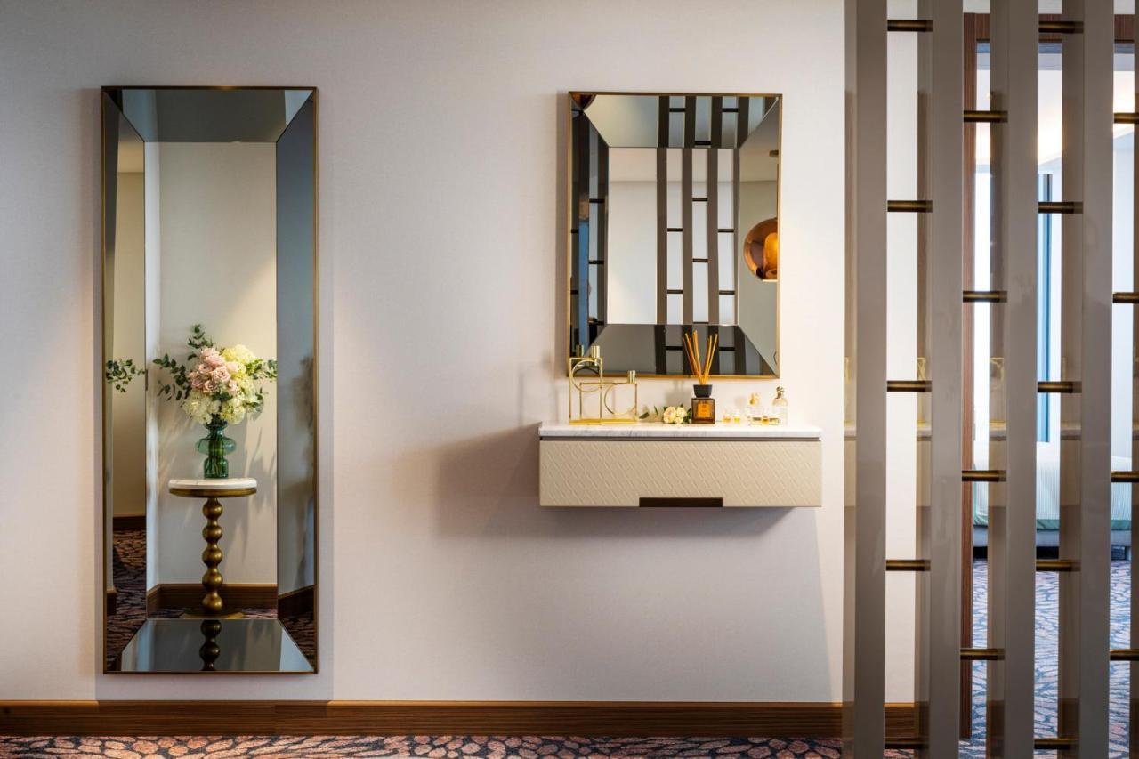 Grand Hotel Millennium Софія Екстер'єр фото A mirror in a home