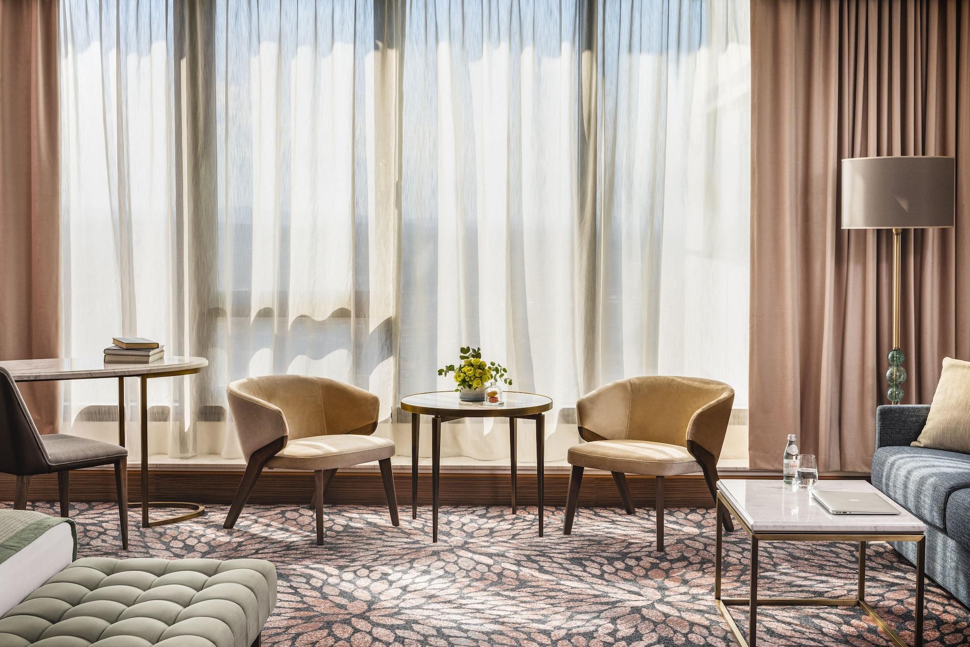 Grand Hotel Millennium Софія Екстер'єр фото A suite at the hotel