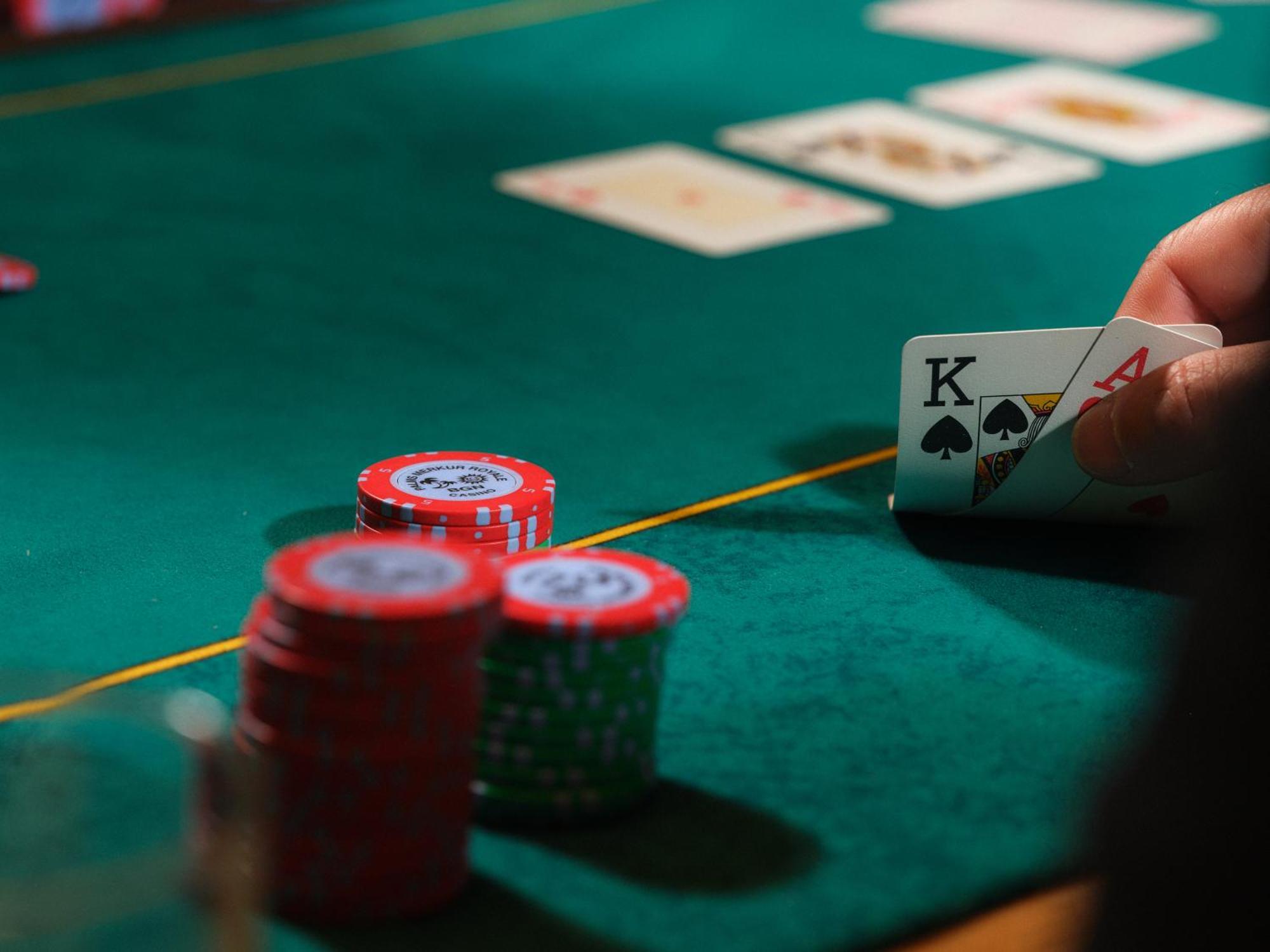 Grand Hotel Millennium Софія Екстер'єр фото A player checking in Texas hold 'em